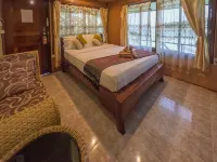Tongta Phaview Resort Hotels near Ao Cho