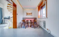 Hulunbergen River Reindeer Ji Homestay Hotels in Genhe