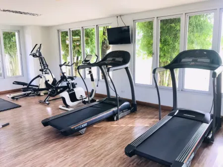 Winner Serviced Apartment Отели в г. Si Maha Phot