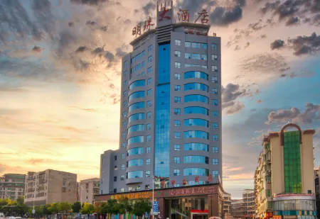 Mingzhu Hotel Отели рядом с достопримечательностью «Huaihua Vocational and Technical College»
