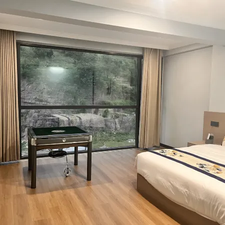 Guandu Town Sunshine Hotel