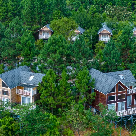 Yunxi Volcano Hot Spring Resort Hotel