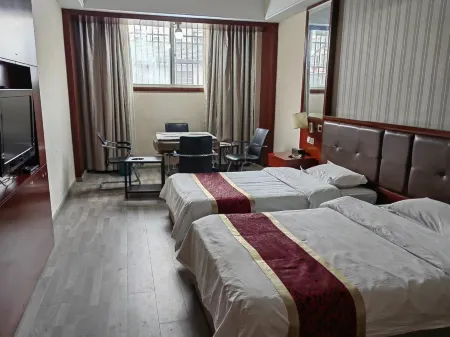 Ziyunlou Hotel Отели рядом с достопримечательностью «Jiaogang Lake National Wetland Park»