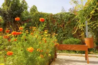 Hotian Yuhu Yayuan Homestay