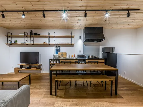 ราคุเตน สเตย์ เฮาส์ x วิลล์สไตล์ อิโตชิมะ