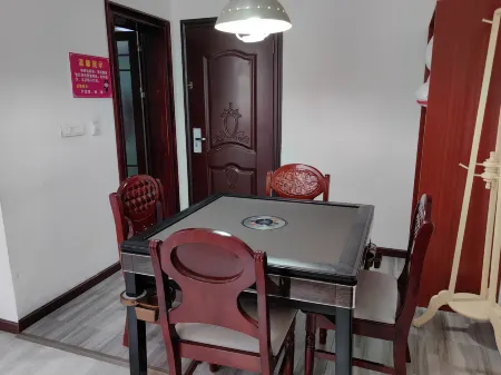 Jianli Jinding Hotel Отели рядом с достопримечательностью «Riverside Park»