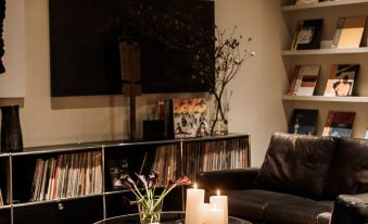 Owspace H & Joyland Inn