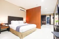 Parkside Mandarin Hotel Pekalongan Hotels in Batang
