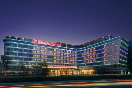 Hilton Garden Inn Huzhou High-Speed Railway Station Hotels near Huzhou Railway Station
