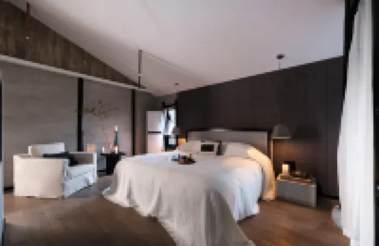 Liman | Hualin Riverside Hui-Style Wabi-Sabi Vacation Courtyard (Lijiang Old Town South Gate Mufu)