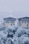 Villafound Shangri-La Womasto Resort - Sea View