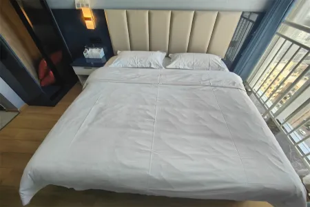 Pingdu Manyu Light Luxury Viewing Apartment (Zhongjie Times Square)