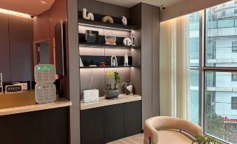 SK Simple Luxury Hotel (Shanghai Xujiahui Gymnasium Subway Station)