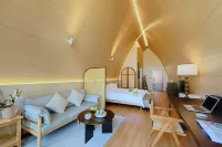 Yingge Treading on the Waves Boat House Homestay فنادق في له دونغ