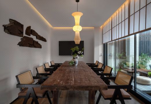 1. 난충 로만 호텔..