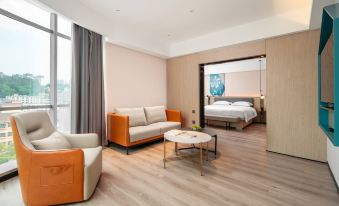 Yishang Hotel (Zhangzhou Wuling Square)