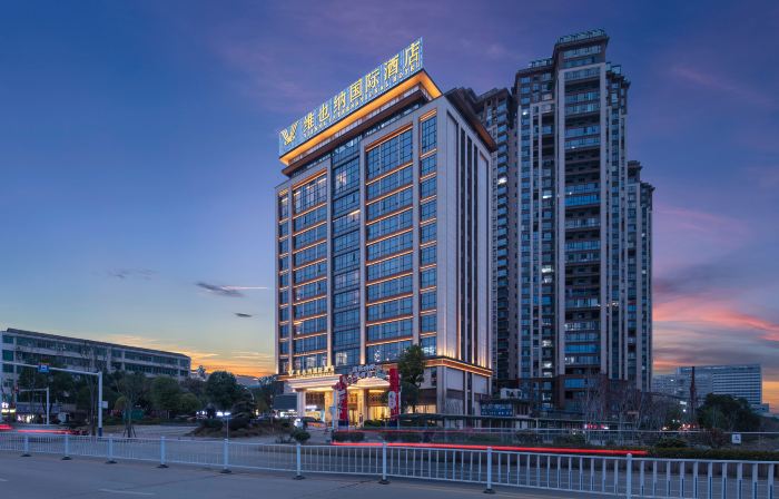 Vienna International Hotel Siam Luocheng