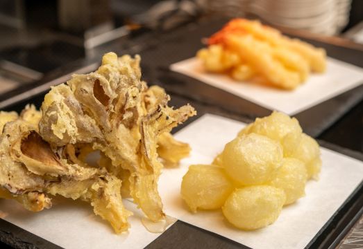 카메노이 호텔 구사쓰 유바타케의 외관 