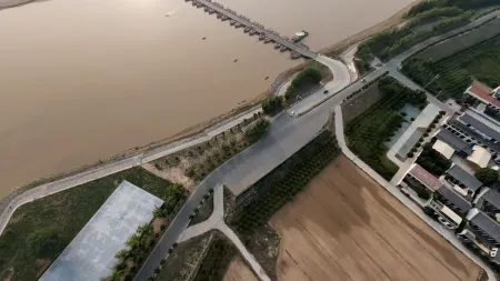 Longju Homestay in Dongying District Отели в г. Лицзинь