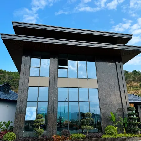 Longhu Hot Spring Resort