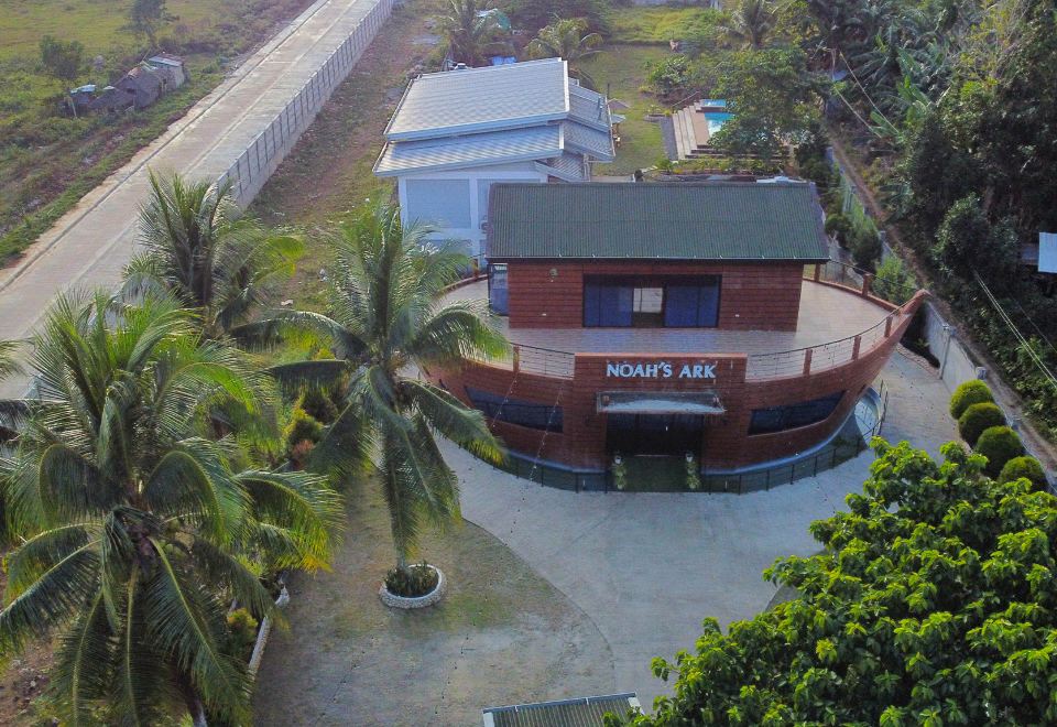 코코텔의 노아의 방주 호텔