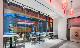 Luoyang Luozhishen Siheyuan Homestay (Heluo Ancient City Store)