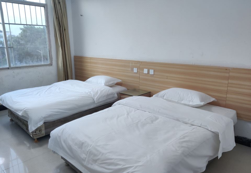 롱안 미팅 호텔 객실
