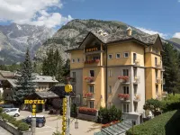 Hotel Bouton d'Or - Courmayeur Hotels near Pra Neyron