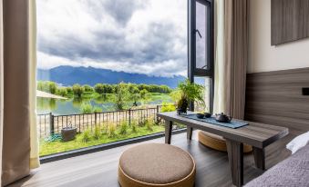 Floral Hotel·Jinqi Mountain Lake hotel (Dali Erhai Ecological Corridor Store)