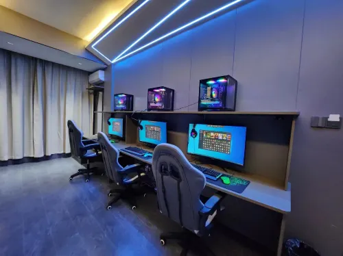 Beihai H·S E-sports Homestay (Ningchuncheng High Speed Railway Station)