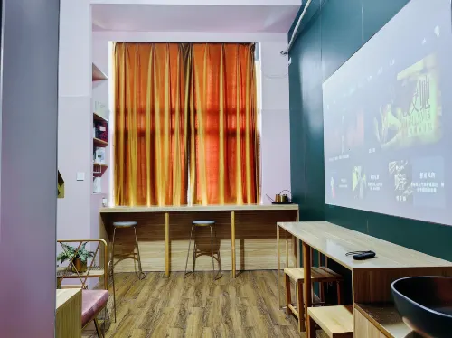 Zheyouwujian Loft Minimalist Light Luxury Smart Homestay (Mengzi Nanhu Park)
