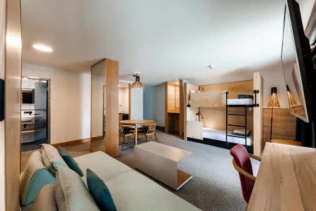 Bunk Surfers Paradise International Backpacker Hostel