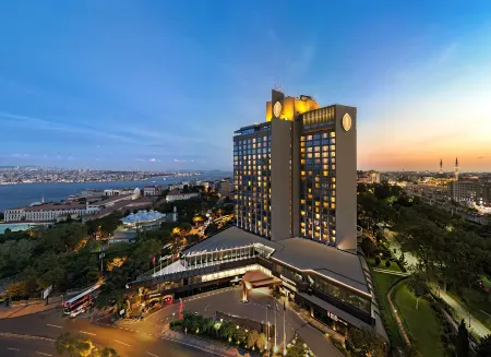 InterContinental Istanbul Отели рядом с достопримечательностью «Библиотека Ахмеда III»