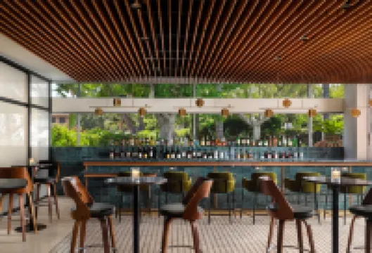 โรงแรมเชอราตัน สนามบินออนแทรีโอ