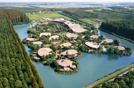 Jinhu Water Forest Scenic Area, Jinhu Water Forest · Gangfu Junlan Hot Spring Resort Hotel Отели рядом с достопримечательностью «Jinhu Water Forest Scenic Area RV Campground»