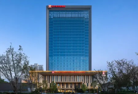 Hilton Garden Inn Luoyang Kaiyuan Avenue Отели рядом с достопримечательностью «Luoyang New District Gymnasium»