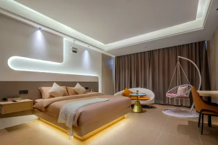 Shiqi · Smart Homestay (Haikou Meilan Airport Guilin Yang University City Branch) Отели рядом с достопримечательностью «Qiongtai Normal University (Guilinyang Campus)»