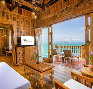 วิลล่าสองห้องนอนพร้อมสระว่ายน้ำน้ำทะเล