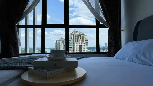 Putrajaya Antara Residence Air-Con Suite Facing Lake View Hôtels à : Putrajaya