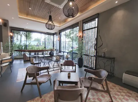 Amphawa Nanon Hotel Отели рядом с достопримечательностью «Wat Bang Khae Noi»