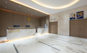 Super 8 Lvliang Shiji Guangchang