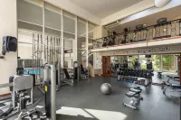 Paloma Perissia - Gym