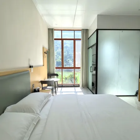 Donghu Shuiyunju Homestay (Haokunhu Scenic Area)