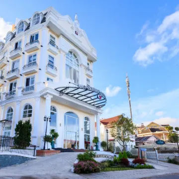 SaiGon's Book Hotel Dalat Hotels near Dalat City Flower Garden