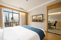 Huayi Selected Hotel (Xiushan Railway Station Branch) Hotels in Chongqing