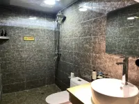 Suining Longwangjing Business Hotel Hotels in Suining Chuanshan GOP/Central Hospital