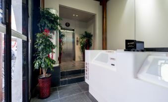 Quanshui Dingdong Hotel (Shungeng Road Qianfo Mountain Scenic Area)