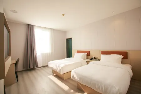 Homeinn Pebble Hotel (Tongling Zhidicheng Fortune Plaza Third Middle School) Отели рядом с достопримечательностью «The Twelve Sceneries of Jiangnan in Yongquan»