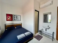 Chelsea J Indekost by the Packer Lodge - พร้อมระเบียง