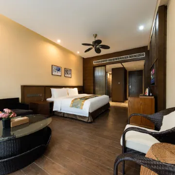 Jinfoshanwenquanjiari Hotel Отели рядом с достопримечательностью «Laolongdong Scenic Area»